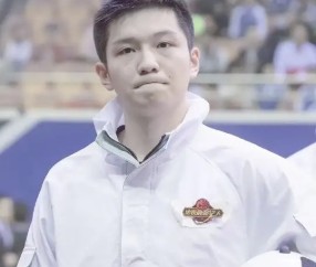 FPX前途光明！，詹姆斯新星锐不可当表现突出赛场气氛高涨的简单介绍-体育直播